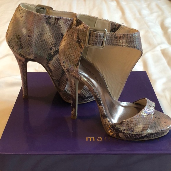 NIB Steve Madden snake print shoes on size 6 - Picture 5 of 6